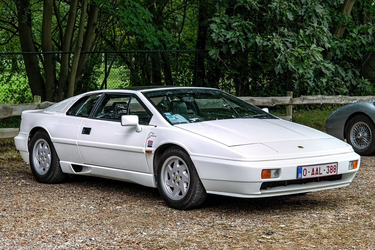 Lotus Esprit Stevens Turbo voorkant